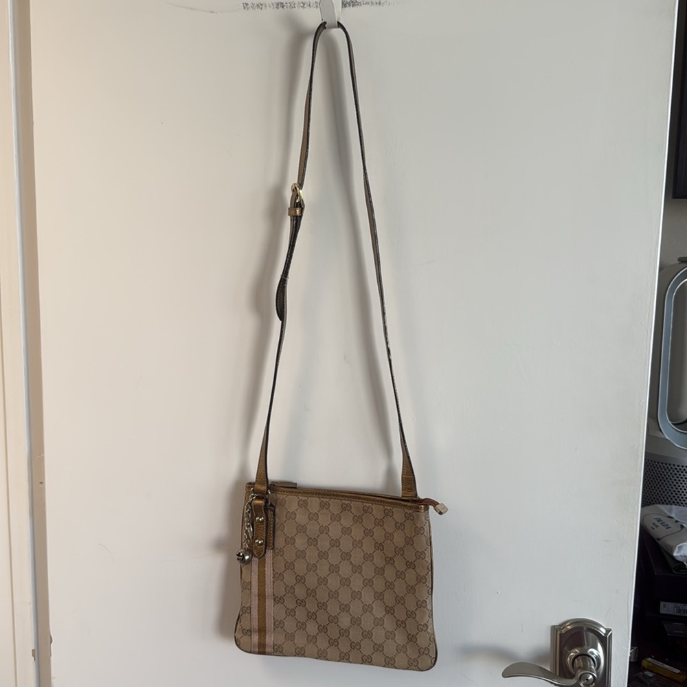 Vintage Gucci GG Canvas “Sherry Line” Crossbody Messenger Bag - Picture 2 of 10
